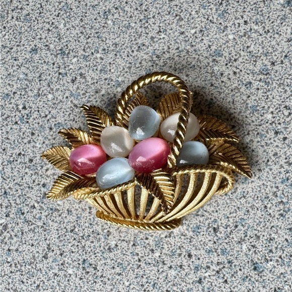 Crown Trifari vintage 1960s jelly belly lucite Easter brooch Alfred Philippe 50s - Picture 5 of 15